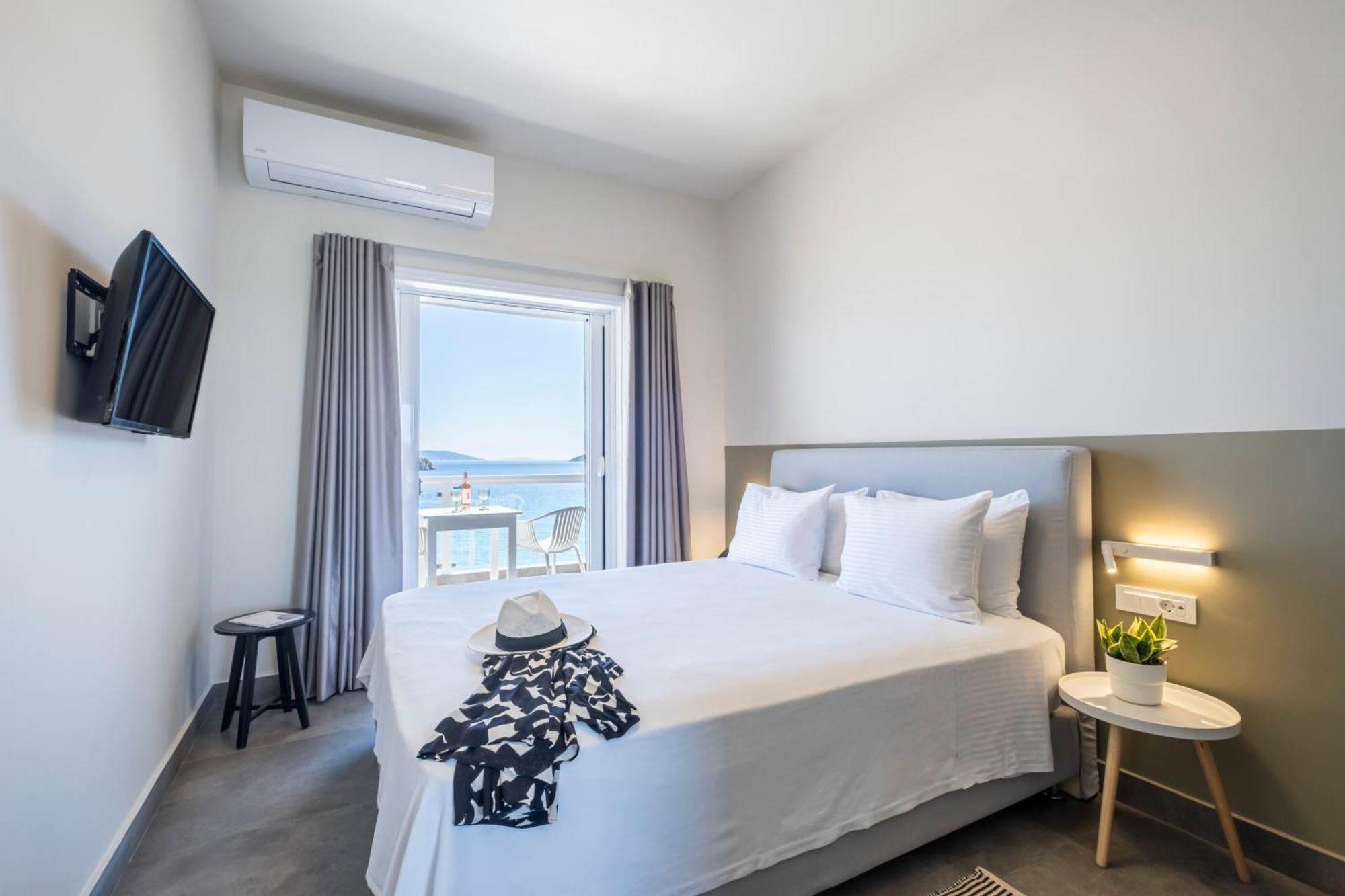 Aparthotel Nelly's 3*